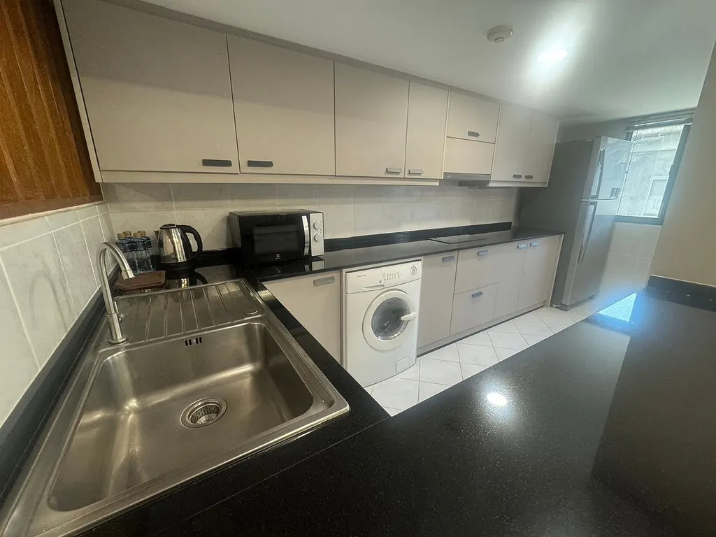 Photo 8 of listing DA-3354819: 2-bedroom condo (108 sq.m.) at United Tower Thong Lor