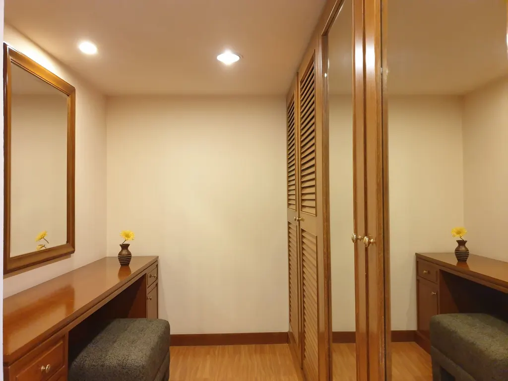 Photo 14 of listing DA-3354826: 2-bedroom condo (157 sq.m.) at United Tower Thong Lor