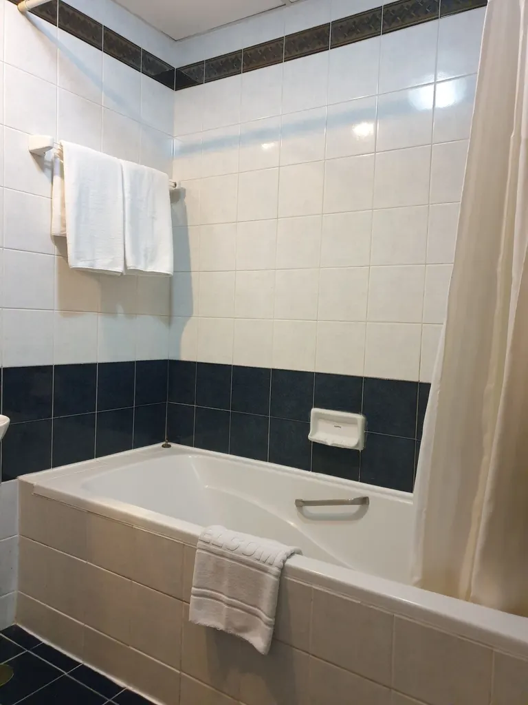 Photo 16 of listing DA-3354826: 2-bedroom condo (157 sq.m.) at United Tower Thong Lor