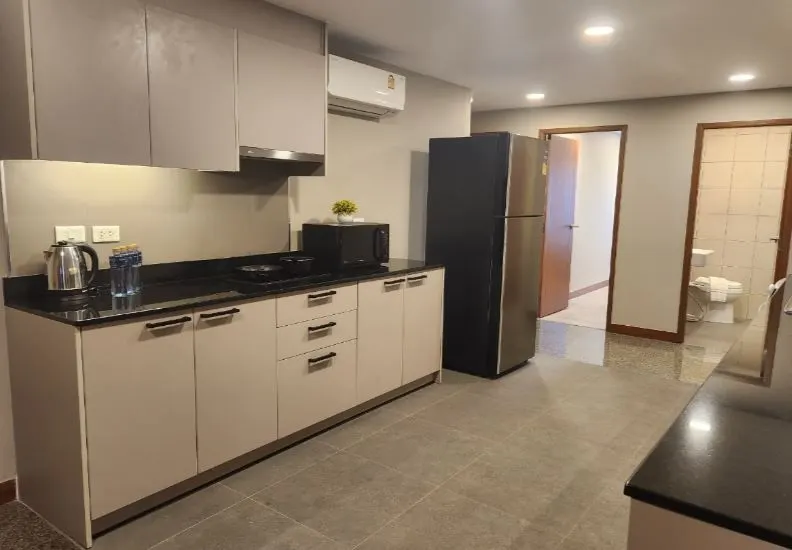 Photo 2 of listing DA-3354827: 3-bedroom condo (196 sq.m.) at United Tower Thong Lor