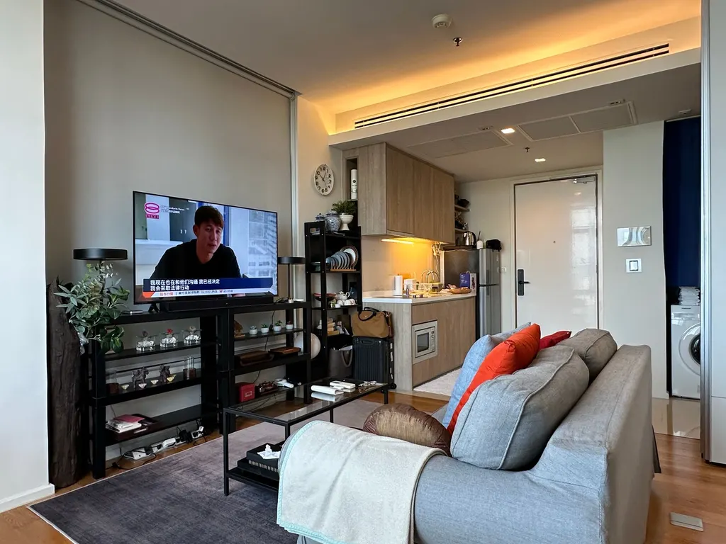 Photo 2 of listing DA-3356140: 1-bedroom condo (49 sq.m.) at Circle Living Prototype New Petchburi