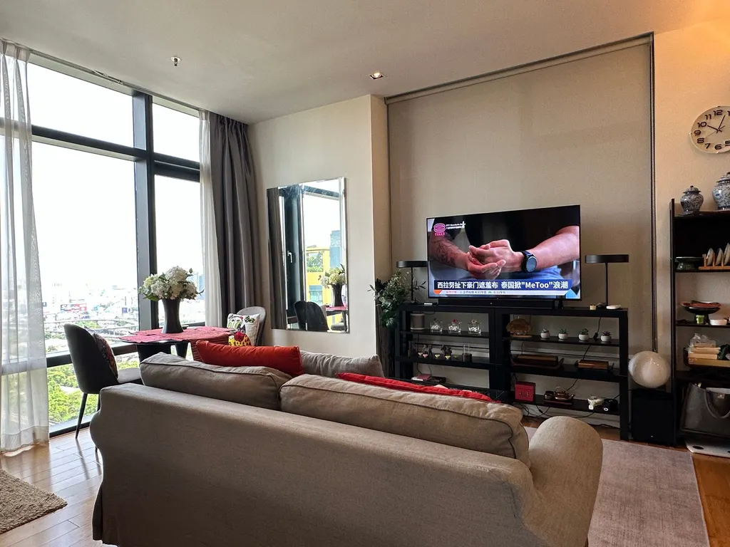 Photo 3 of listing DA-3356140: 1-bedroom condo (49 sq.m.) at Circle Living Prototype New Petchburi