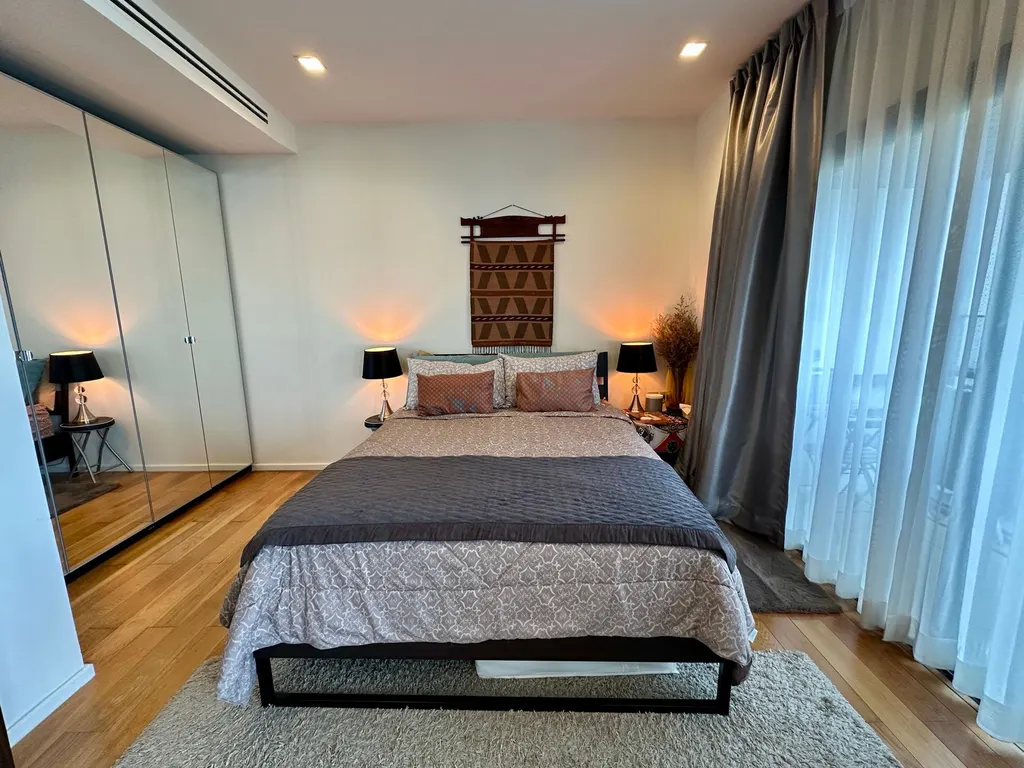 Photo 6 of listing DA-3356140: 1-bedroom condo (49 sq.m.) at Circle Living Prototype New Petchburi