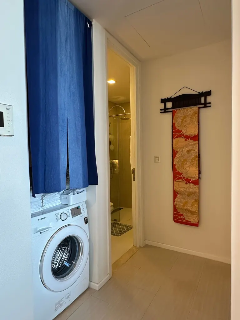 Photo 9 of listing DA-3356140: 1-bedroom condo (49 sq.m.) at Circle Living Prototype New Petchburi