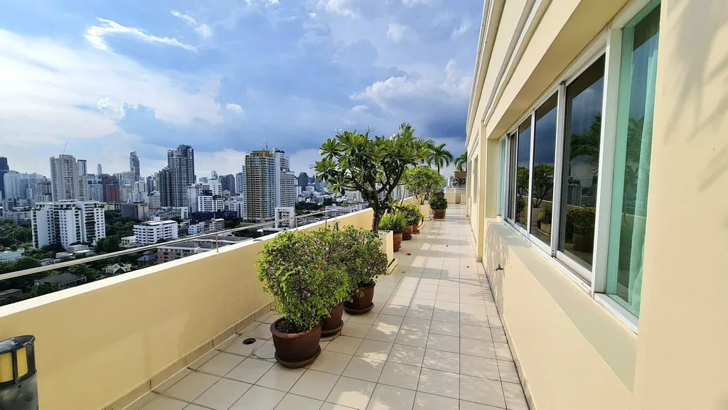 Photo 25 of listing DA-3356345: 4-bedroom serviced apartment (800 sq.m.) at Piyathip Place