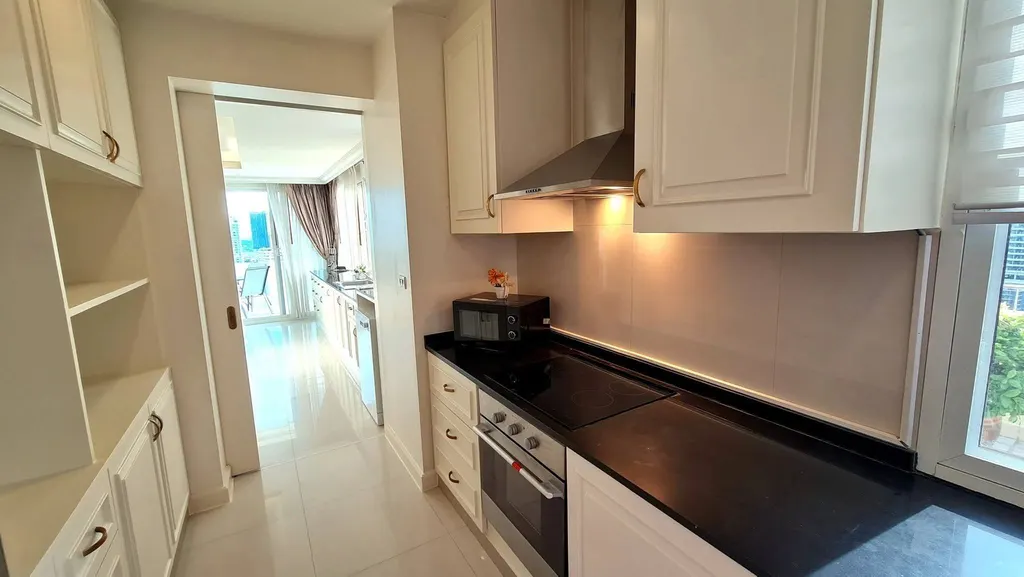Photo 3 of listing DA-3356345: 4-bedroom serviced apartment (800 sq.m.) at Piyathip Place