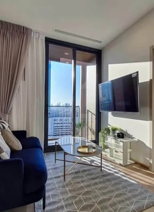 Photo 1 of listing DA-3356368: 2-bedroom condo (41 sq.m.) at Oka Haus Sukhumvit 36