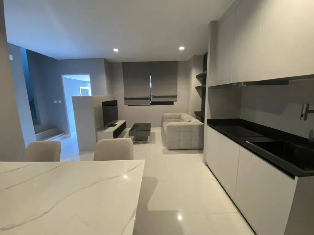 Photo 3 of listing DA-3356374: 3-bedroom townhouse (203 sq.m.) at Nirvana DEFINE Krungthep Kreetha