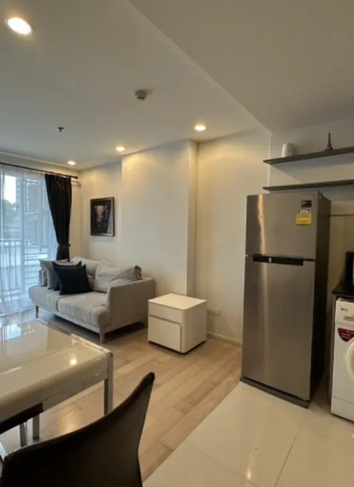 Photo 1 of listing DA-3356388: 3-bedroom condo (125 sq.m.) at 15 Sukhumvit Residences