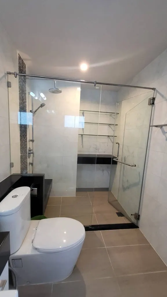 Photo 11 of listing DA-3356391: 2-bedroom condo (156 sq.m.) at Supalai Riva Grande