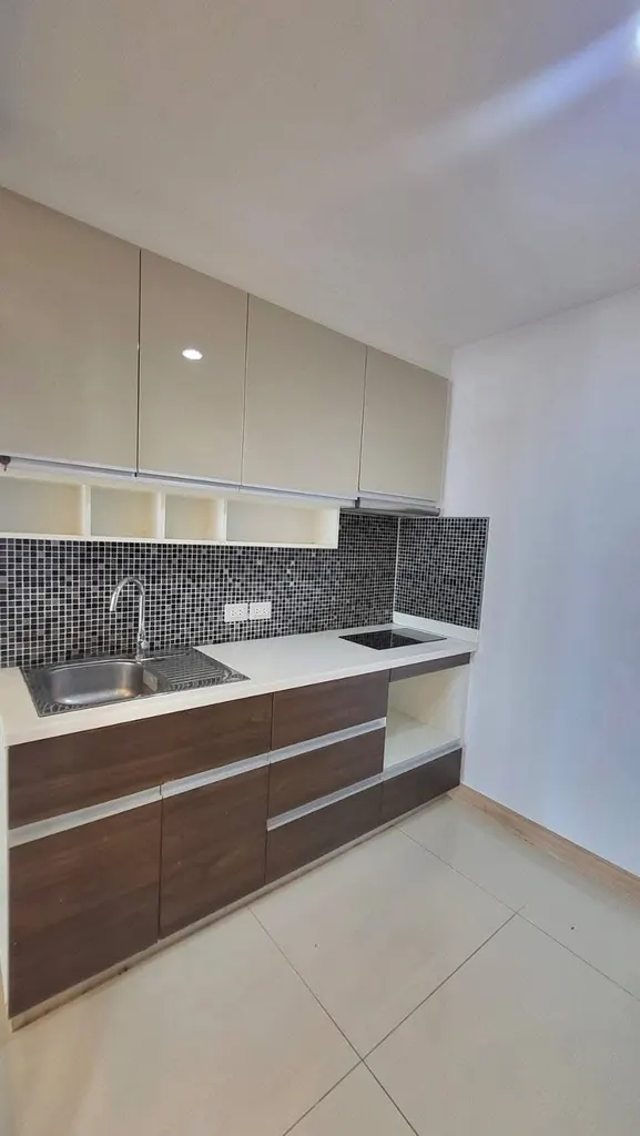 Photo 16 of listing DA-3356391: 2-bedroom condo (156 sq.m.) at Supalai Riva Grande