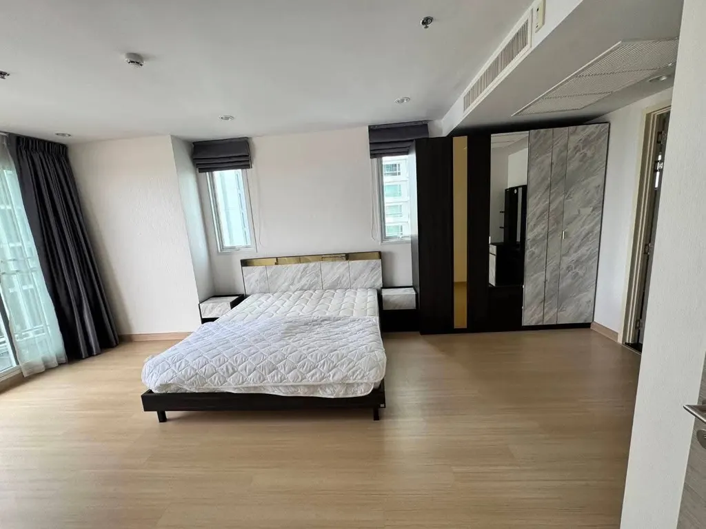 Photo 9 of listing DA-3356391: 2-bedroom condo (156 sq.m.) at Supalai Riva Grande