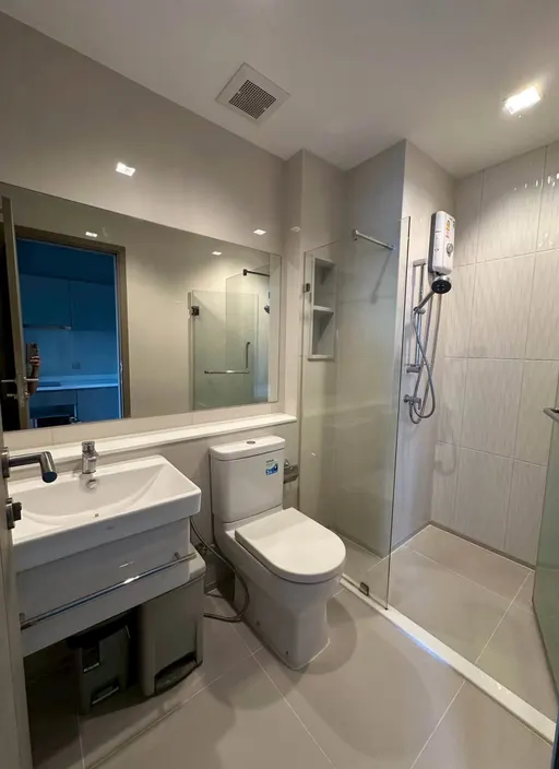 Photo 1 of listing DA-3356393: 1-bedroom condo (28 sq.m.) at Life Asoke - Rama 9
