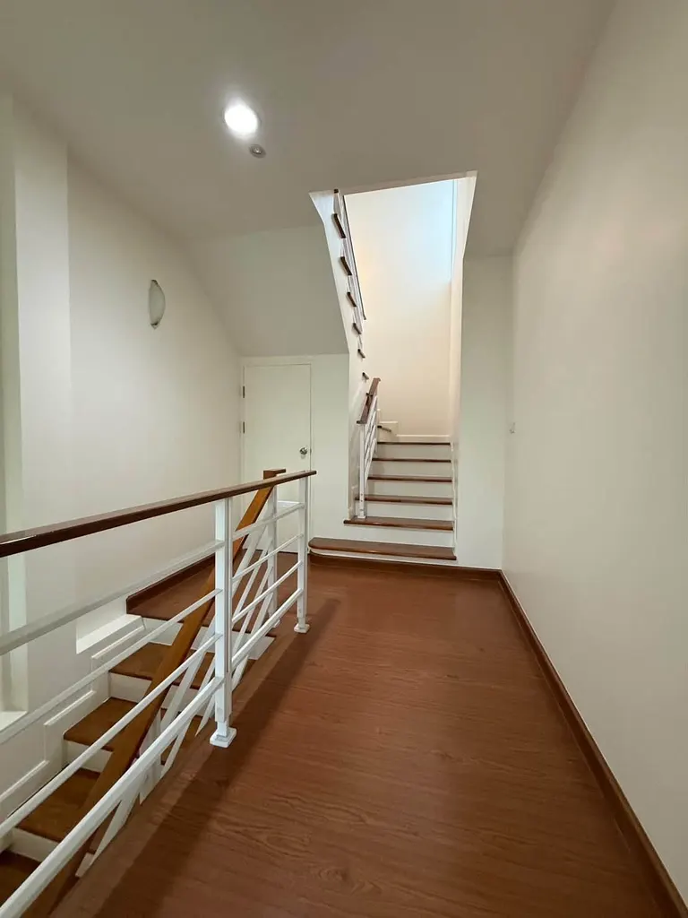 Foto 4 del anuncio DA-3356411: casa adosada de 3 dormitorio(s) (167 m²) en Baan Klang Muang Sathorn - Taksin2