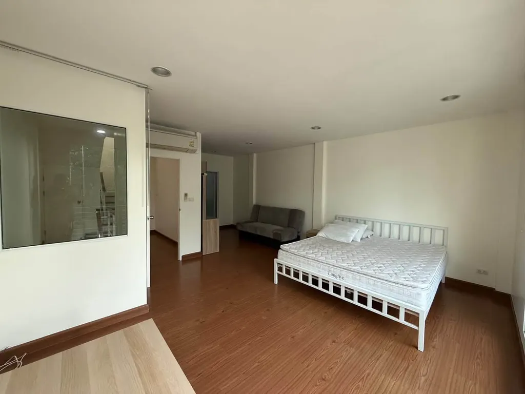Foto 8 del anuncio DA-3356411: casa adosada de 3 dormitorio(s) (167 m²) en Baan Klang Muang Sathorn - Taksin2