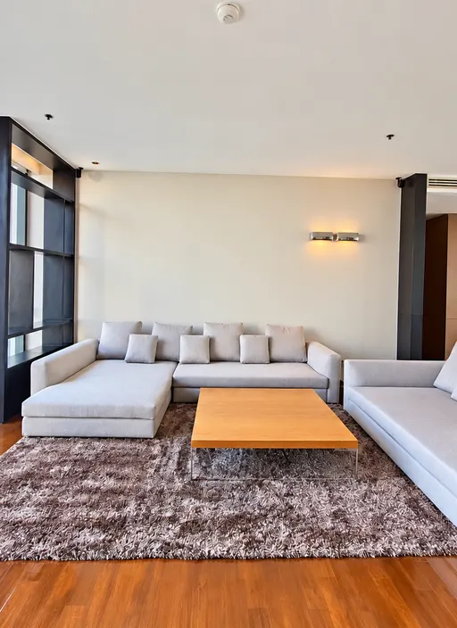 Photo 1 of listing DA-3356450: 2-bedroom condo (250 sq.m.) at Domus Condominium