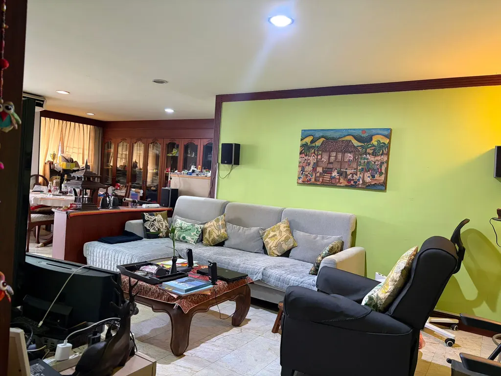 Photo 1 of listing DA-3356461: 2-bedroom condo (119.46 sq.m.) at D.S. Tower 2 Sukhumvit 39 Condominium