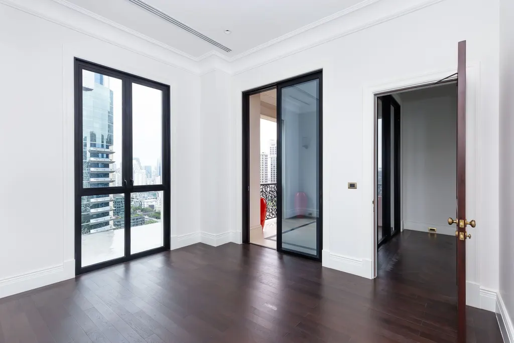 Photo 3 of listing DA-3356469: 2-bedroom condo (121.04 sq.m.) at 98 Wireless