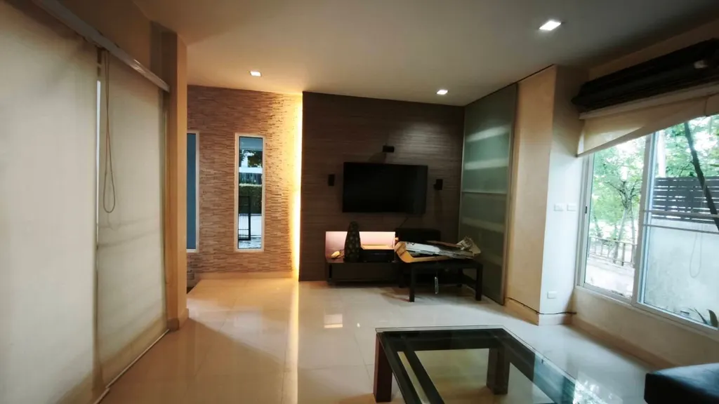 Photo 2 of listing DA-3356486: 4-bedroom house (240 sq.m.)