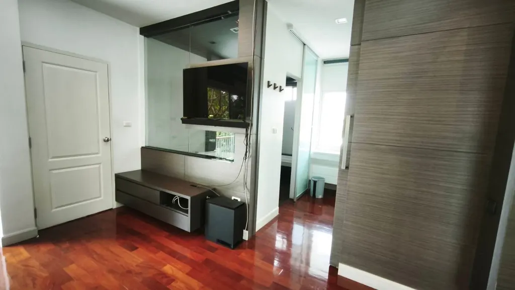 Photo 5 of listing DA-3356486: 4-bedroom house (240 sq.m.)
