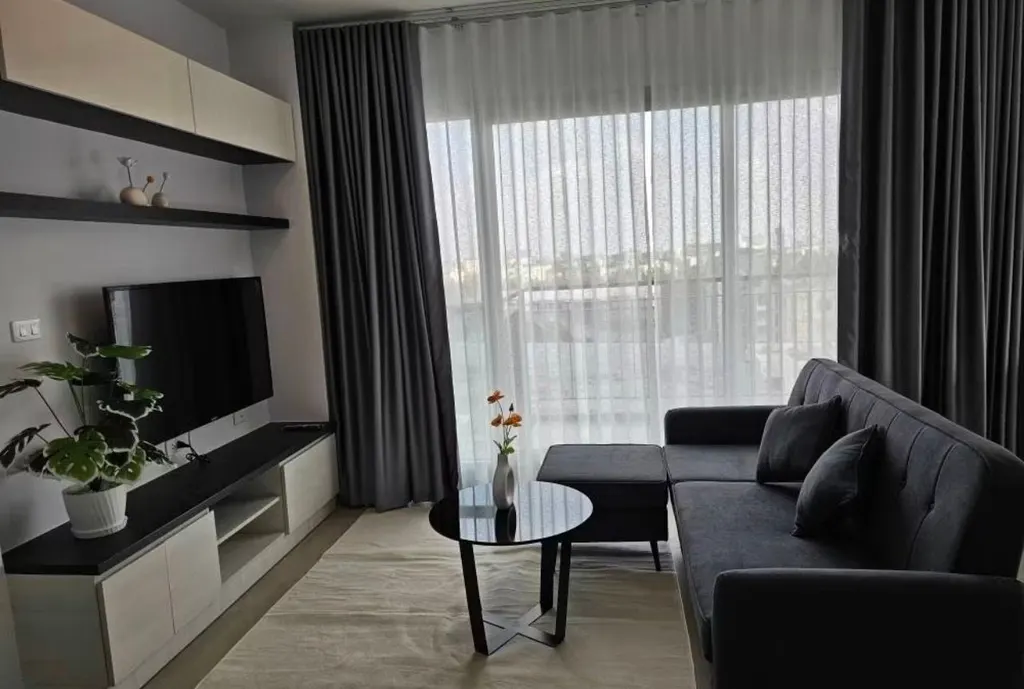 Photo 1 of listing DA-3356494: 2-bedroom condo (65 sq.m.) at Life @ Ratchada