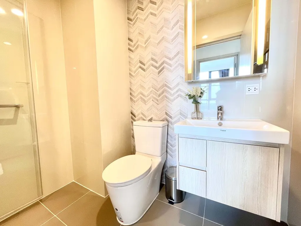 Photo 11 of listing DA-3357839: 2-bedroom condo (50 sq.m.) at Oka Haus Sukhumvit 36