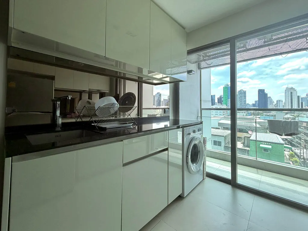 Photo 10 of listing DA-3358100: 1-bedroom condo (55 sq.m.) at The Room Charoenkrung 30