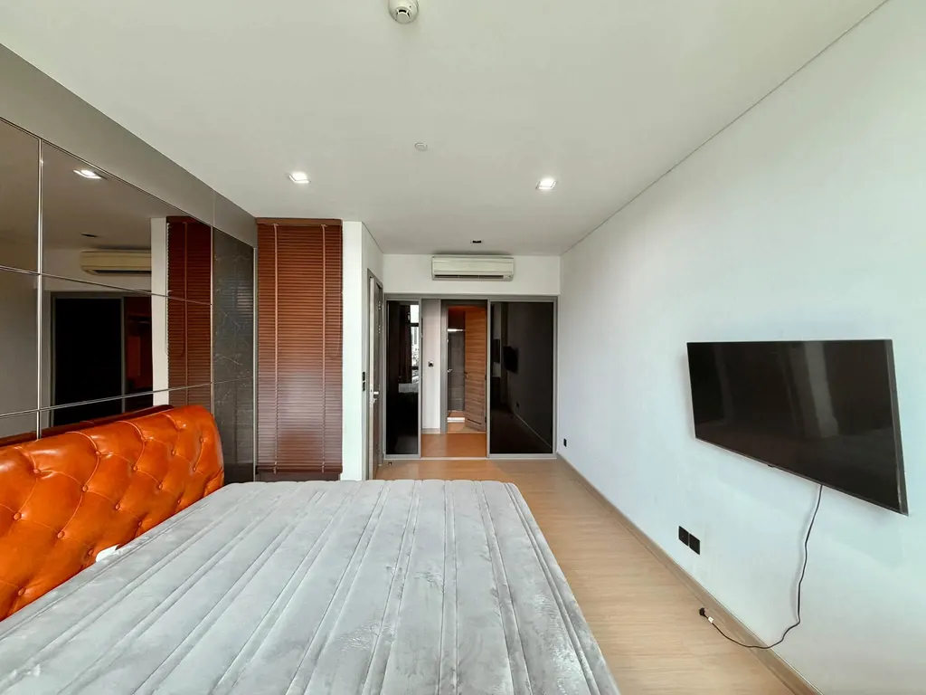 Photo 4 of listing DA-3358122: 1-bedroom condo (55 sq.m.) at The Room Charoenkrung 30