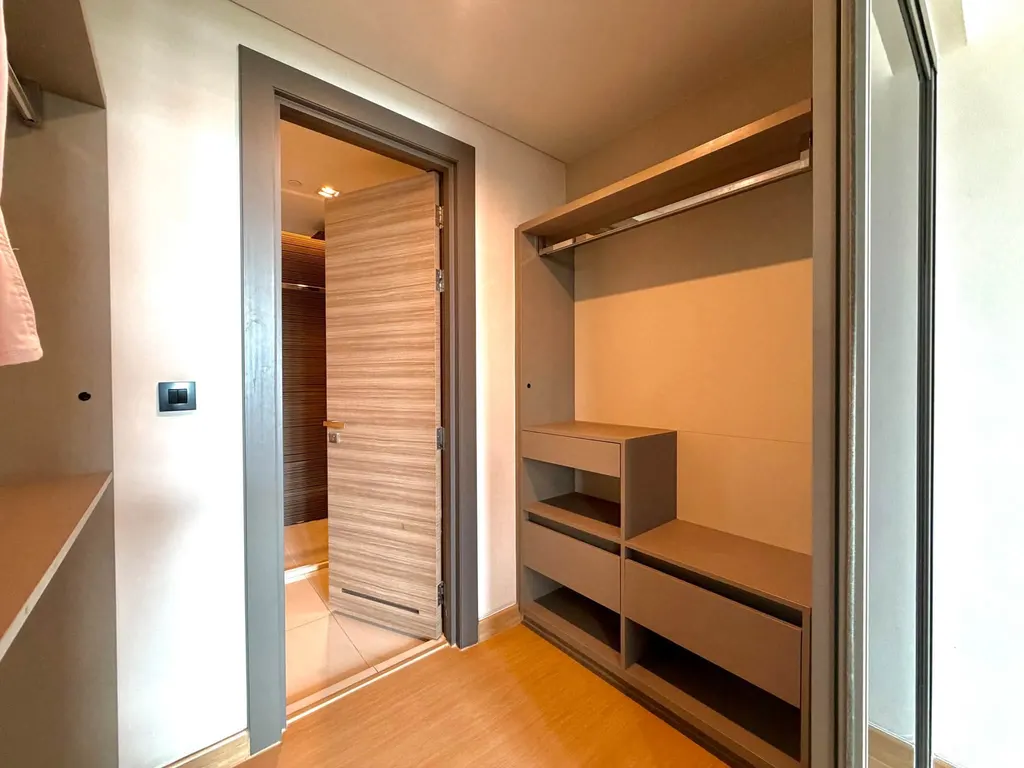 Photo 6 of listing DA-3358122: 1-bedroom condo (55 sq.m.) at The Room Charoenkrung 30