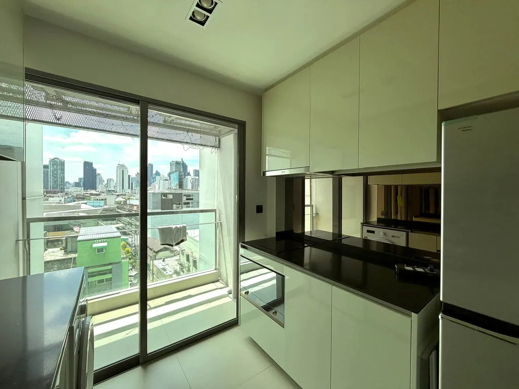 Photo 7 of listing DA-3358122: 1-bedroom condo (55 sq.m.) at The Room Charoenkrung 30