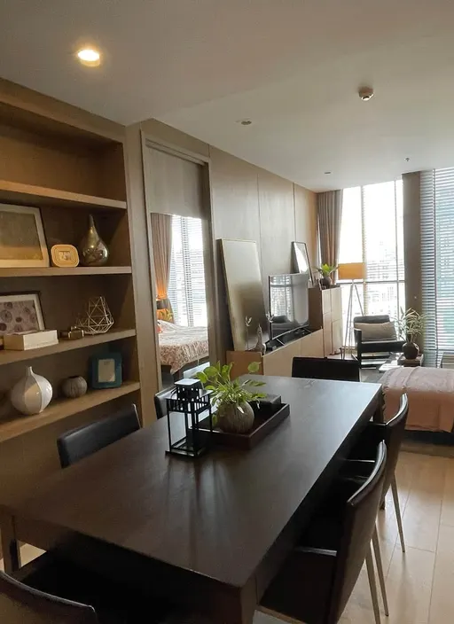 Photo 1 of listing DA-3358198: 2-bedroom condo (71 sq.m.) at Noble Ploenchit
