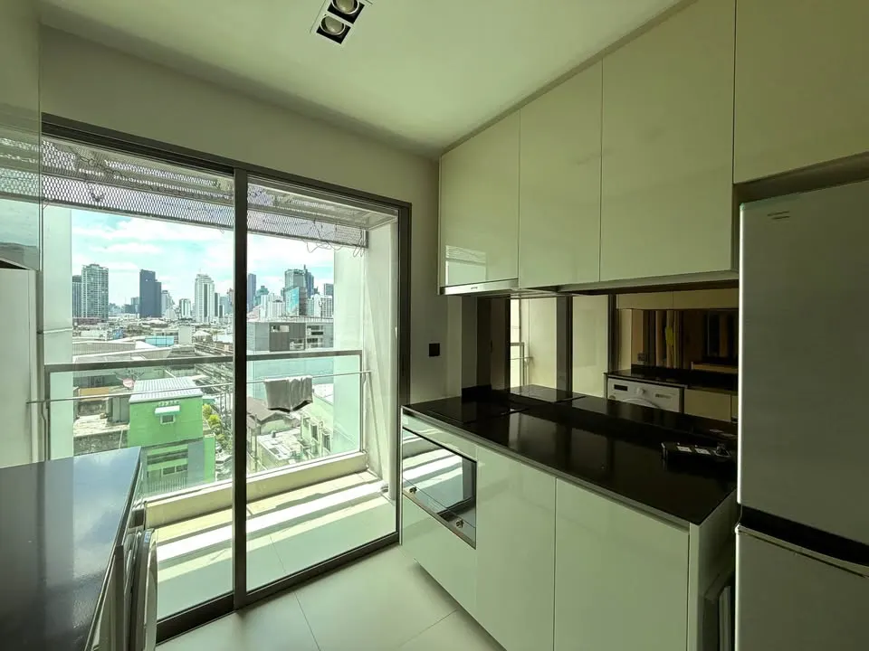 Photo 7 of listing DA-3358217: 1-bedroom condo (55 sq.m.) at The Room Charoenkrung 30
