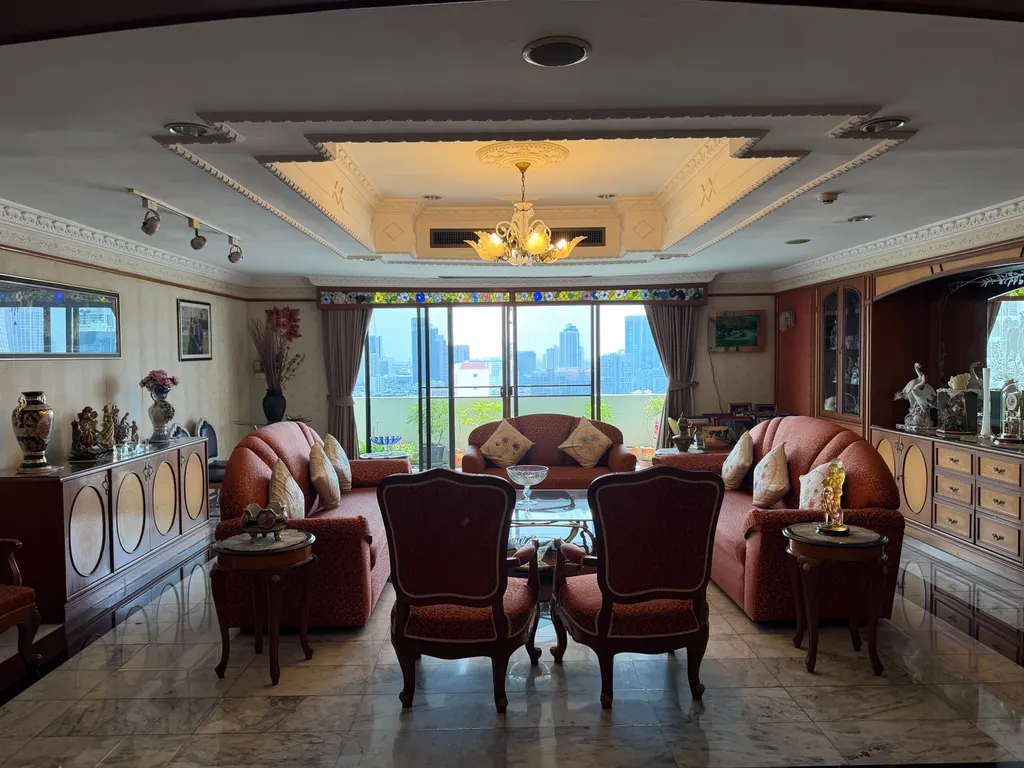 Photo 15 of listing DA-3358235: 3-bedroom condo (366 sq.m.) at Oriental Towers Condominium
