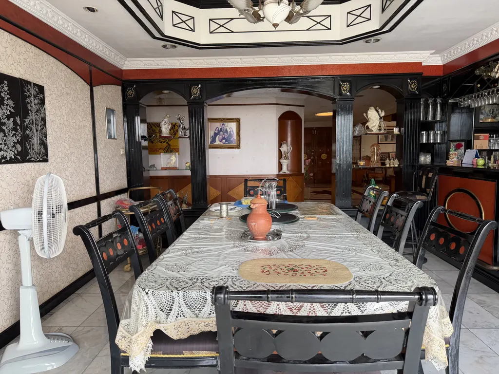 Photo 17 of listing DA-3358235: 3-bedroom condo (366 sq.m.) at Oriental Towers Condominium