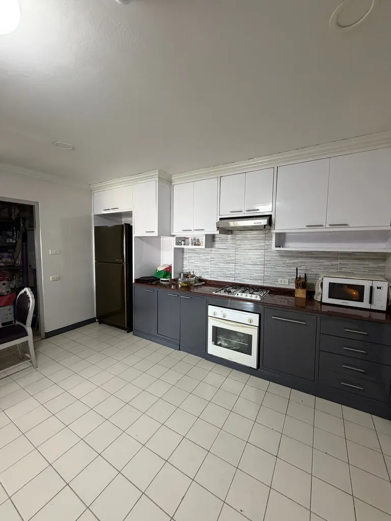 Photo 20 of listing DA-3358235: 3-bedroom condo (366 sq.m.) at Oriental Towers Condominium