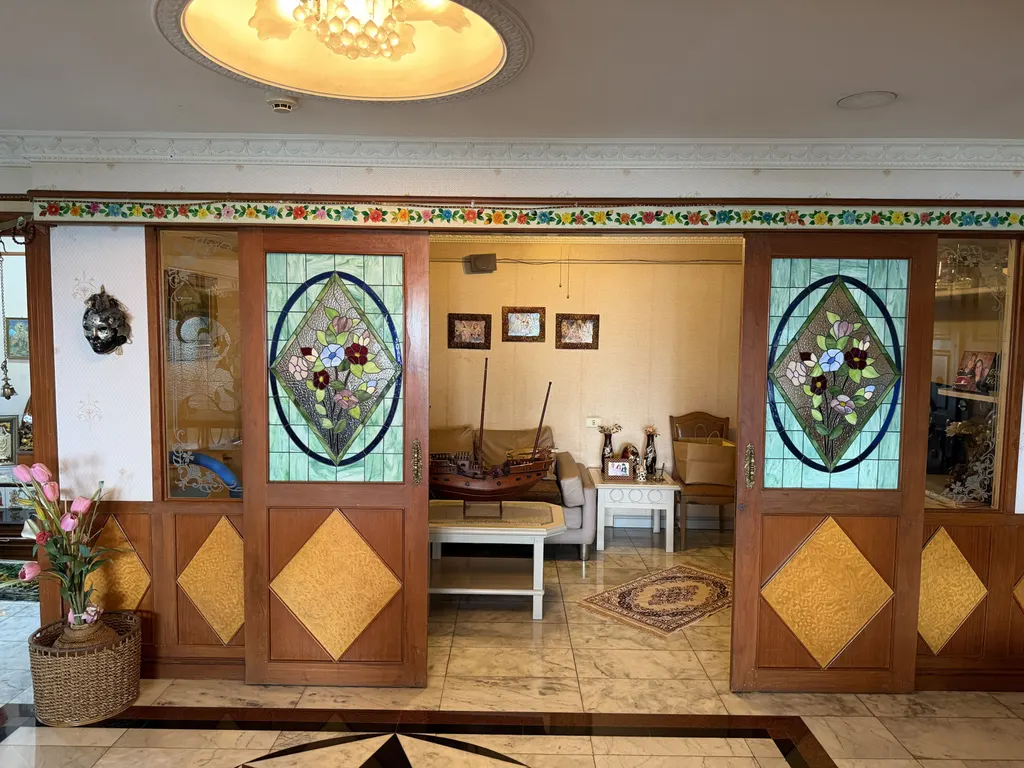 Photo 32 of listing DA-3358235: 3-bedroom condo (366 sq.m.) at Oriental Towers Condominium