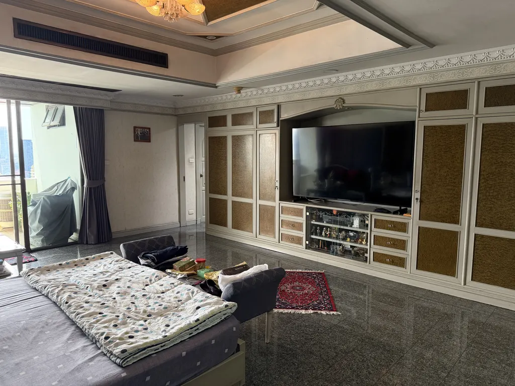 Photo 8 of listing DA-3358235: 3-bedroom condo (366 sq.m.) at Oriental Towers Condominium