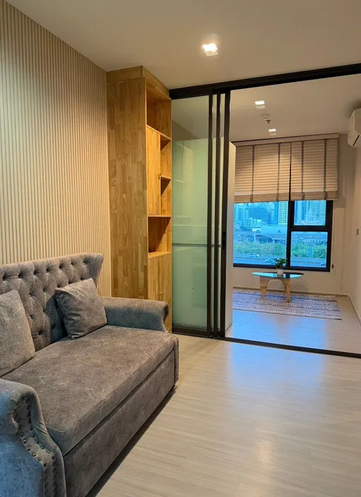 Photo 1 of listing DA-3358256: 1-bedroom condo (40 sq.m.) at Life Asoke - Rama 9