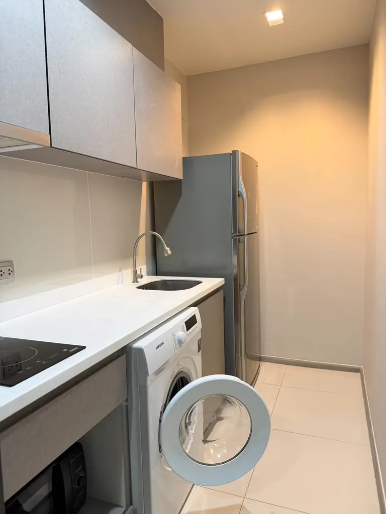Photo 1 of listing DA-3358260: 1-bedroom condo (40 sq.m.) at Life Asoke - Rama 9