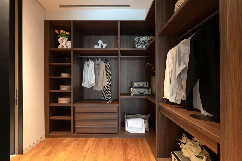 Photo 4 of listing DA-3358285: 2-bedroom condo (178.34 sq.m.) at Banyan Tree Residences Riverside Bangkok