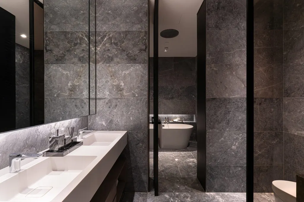 Photo 5 of listing DA-3358285: 2-bedroom condo (178.34 sq.m.) at Banyan Tree Residences Riverside Bangkok