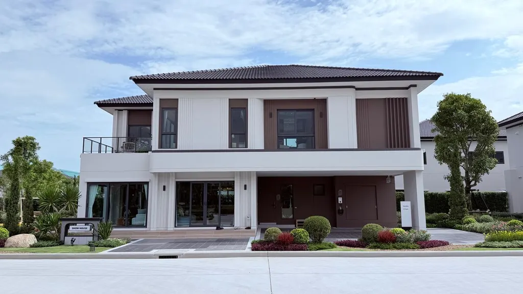 Photo 2 of listing DA-3358287: 4-bedroom house (310 sq.m.) at Centro Petchkasem-Bang Bon