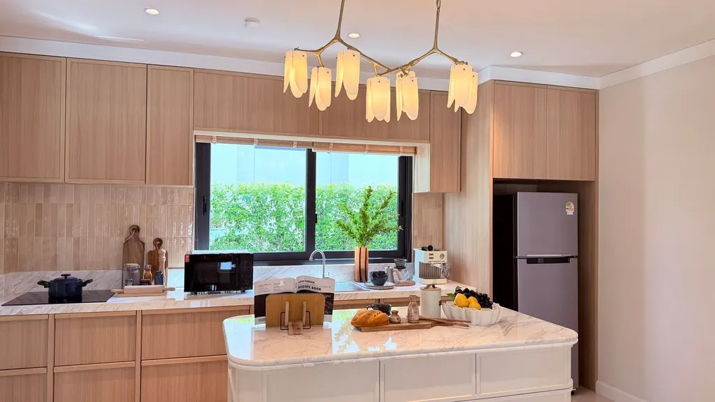 Photo 7 of listing DA-3358287: 4-bedroom house (310 sq.m.) at Centro Petchkasem-Bang Bon