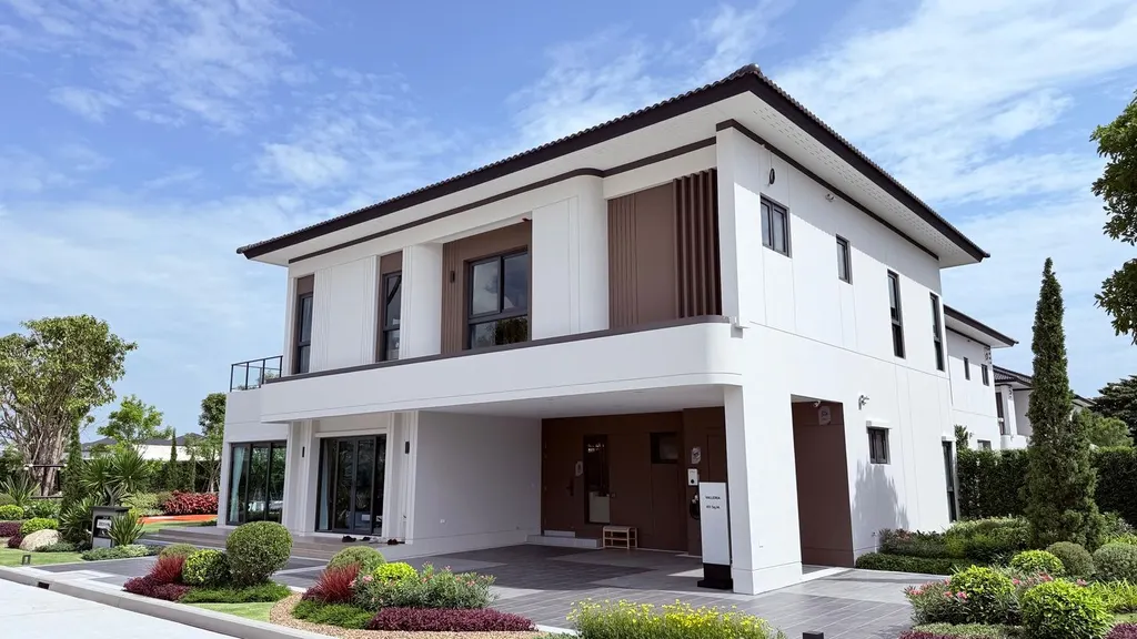 Photo 2 of listing DA-3358288: 4-bedroom house (411 sq.m.) at Centro Petchkasem-Bang Bon