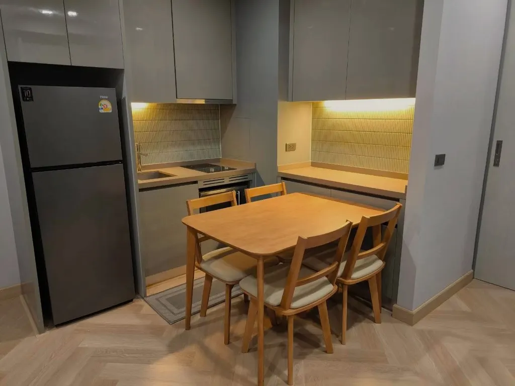 Photo 6 of listing DA-3360815: 2-bedroom condo (51 sq.m.) at M Silom
