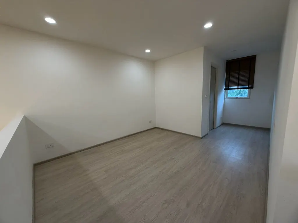 Foto 28 des Angebots DA-3360977: 3-Zimmer-Reihenhaus (237 m²) im Nue Verse Krungthep Kreetha