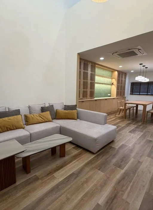Photo 1 of listing DA-3360977: 3-bedroom townhouse (237 sq.m.) at Nue Verse Krungthep Kreetha