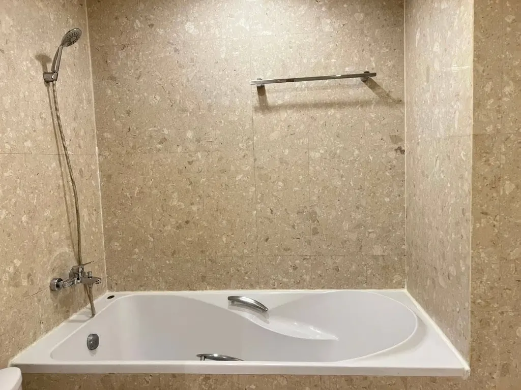 Photo 19 of listing DA-3362476: 2-bedroom condo (90 sq.m.) at Baan Siri Ruedee Condominium