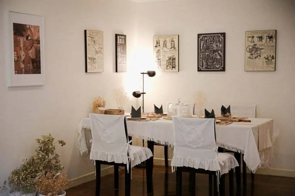 Photo 9 of listing DA-3362476: 2-bedroom condo (90 sq.m.) at Baan Siri Ruedee Condominium