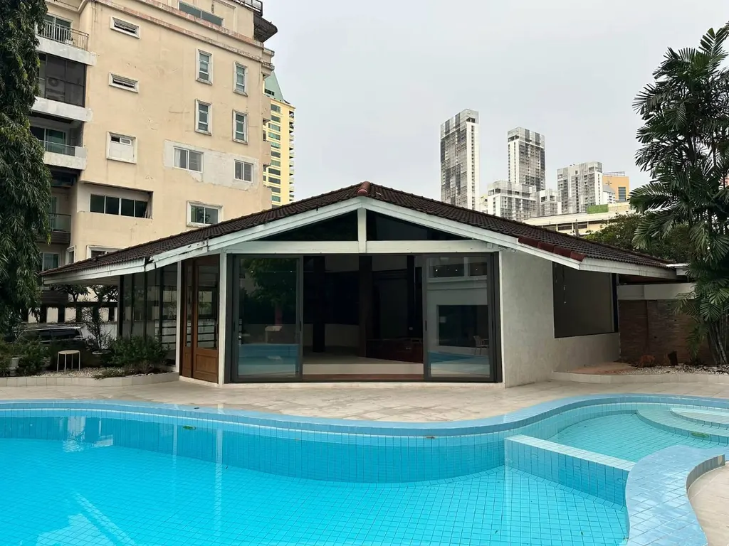 Photo 1 of listing DA-3362493: commercial building (shophouse) (80 sq.m.) in Phrom Phong